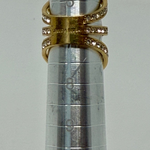 Henri Bendel Gold Tone Ring Marquise Light Blue Crystal Accents Cocktail Size 7 - Picture 4 of 4